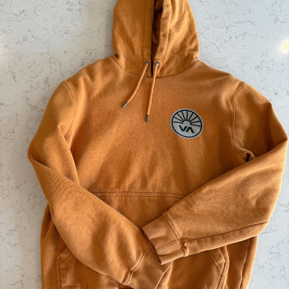 RVCA HOODIE